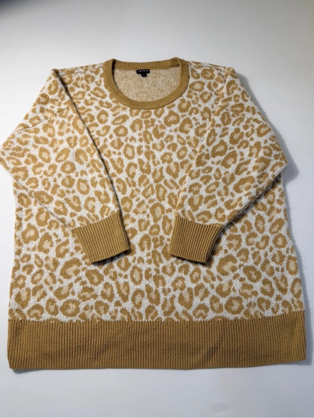 Torrid Leopard Animal Print Sweater Womens Size 4X Neutral Tan Cream Cheetah